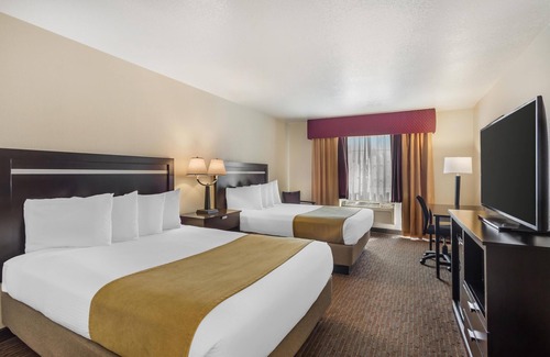 Tracy Hotel | Best Western Luxury Inn