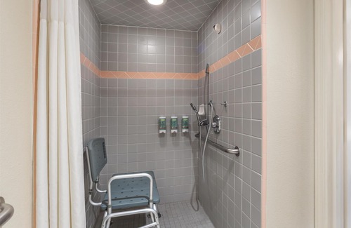 Tracy Hotel | Best Western Luxury Inn