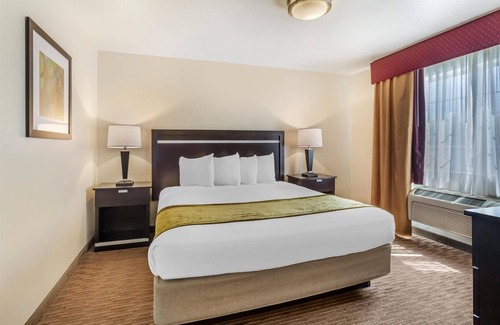 Tracy Hotel | Best Western Luxury Inn