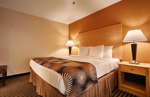 Modesto Hotel | Best Western Palm Court Inn