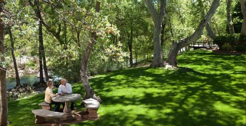 Uptown Sedona Hotel | Best Western Plus Arroyo Roble Hotel & Creekside Villas