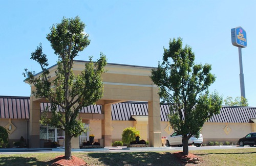 Bridgeport Hotel | Best Western Plus Bridgeport Inn