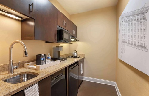 Boystown Hotel | Best Western Plus Hawthorne Terrace Hotel