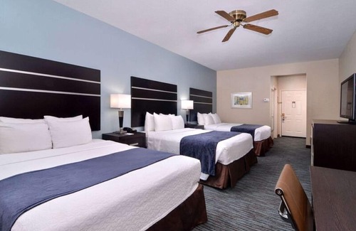 US 290 Hotel | Best Western Plus Northwest Inn & Suites