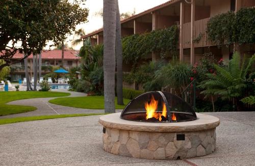 North State Hotel | Best Western Plus Pepper Tree Inn
