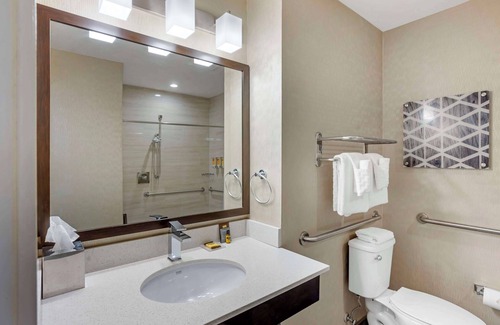 Pennsauken Hotel | Best Western Plus Philadelphia-Pennsauken Hotel
