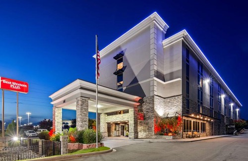 Greenville - Spartanburg Hotel | Best Western Plus Roper Mountain Road Inn & Suites