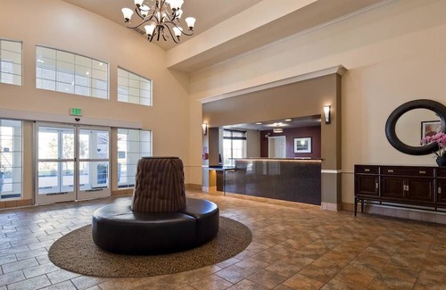 Salinas Hotel | Best Western Plus Salinas Valley Inn & Suites