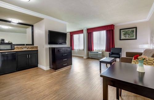 Lawndale Hotel | Best Western Plus South Bay Hotel