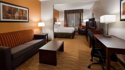 Spring Hotel | Best Western Plus Spring Inn & Suites