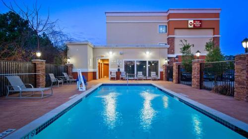 Spring Hotel | Best Western Plus Spring Inn & Suites