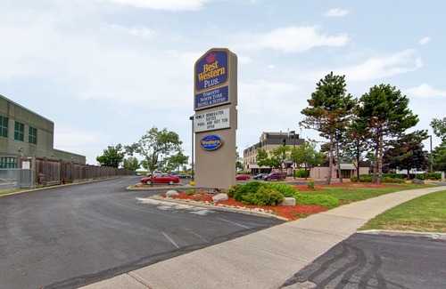 Black Creek Hotel | Best Western Plus Toronto North York Hotel & Suites