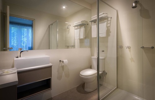 Carlton South Hotel | Best Western Plus Travel Inn Hotel