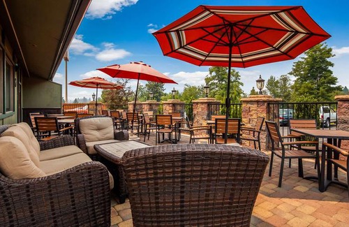 Mount Shasta Hotel | Best Western Plus Tree House