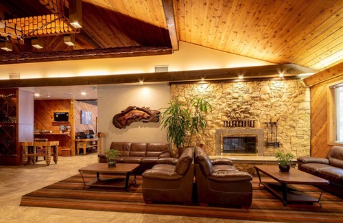 Mount Shasta Hotel | Best Western Plus Tree House