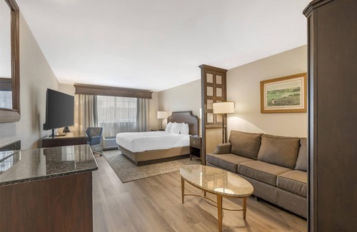 Penn Yan Hotel | Best Western Plus Vineyard Inn & Suites