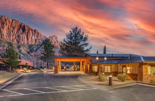 Zion National Park South Entrance Hotel | Best Western Plus Zion Canyon Inn & Suites