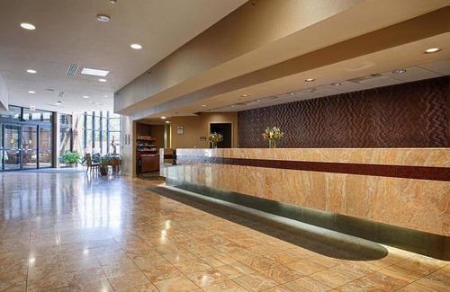 Oshkosh Hotel | Best Western Premier Waterfront Hotel & Convention Center