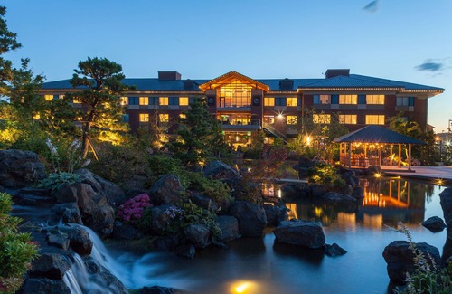 Lebanon Hotel | Best Western Premier Boulder Falls Inn