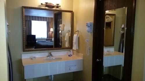 Reedsport Hotel | Best Western Salbasgeon Inn & Suites