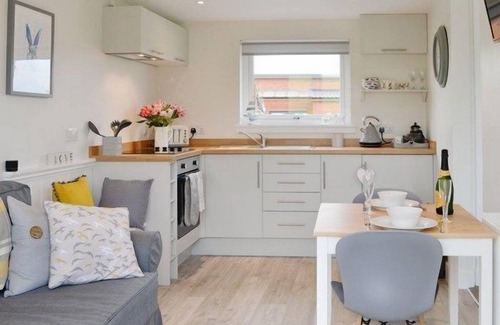 Gatehouse-of-Fleet Cottage | Beths Bothy - a pod that sleeps 2 guests in 1 bedroom