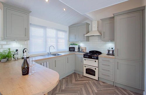 Troutbeck Bridge Cabin | Betteridge View Lodge - a holiday lodge that sleeps 6 guests in 3 bedrooms