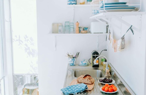 Vashon Island Apartment | Betty's Blue - A Room with a View