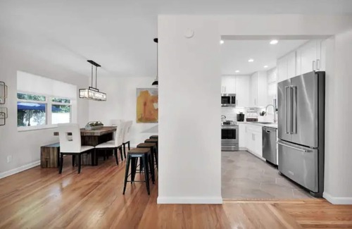 San Jose House | Bettys Place a Cozy Modern 3BR/2BA SFH w/Fenced Yard, Inside W/D, Gig WiFi