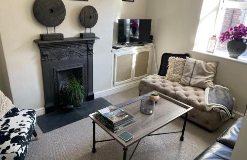 Abergavenny House | Beval Cottage