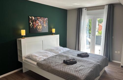 Vienenburg Apartment | BeyerAppartements- Suite für 6 - Balkon- 3 Schlafzimmer- SmartTV- Babygerecht- Küchenzeile- Espresso Maschine- ca 100m2