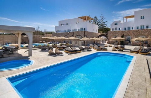 Messaria Apartment | BH588 - C - Suite Santorini