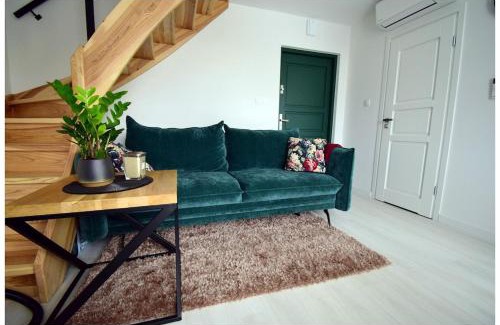 gmina Pysznica House | Biała chatka w Krzaczastym Zakątku