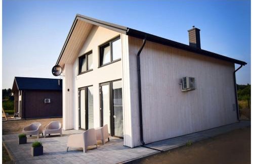 gmina Pysznica House | Biała chatka w Krzaczastym Zakątku