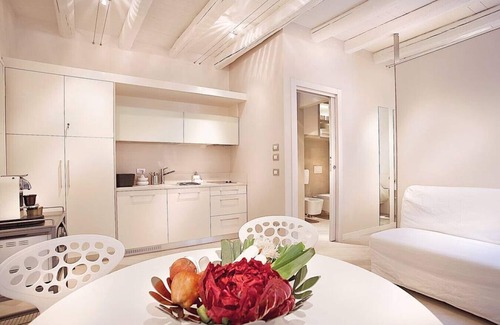 Verona City Centre Apartment | BIANCA - Le Nuove Cadreghe - 2PAX central downtown