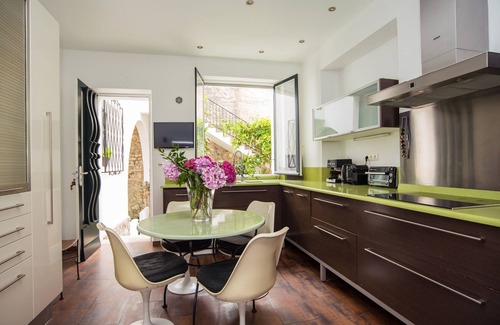Biarritz City Centre Apartment | Biarritz city center, house 200 m2 with garden and garage, 150m from the beach