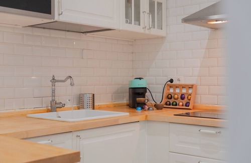 Misericordia Apartment | Bica Apartment by Pedro