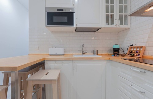 Misericordia Apartment | Bica Apartment by Pedro
