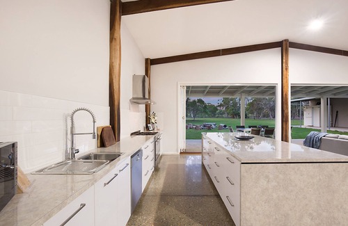 Agnes Water Apartment | Bicentennial Oasis (Pet Friendly, FREE WIFI, Sleeps 8)