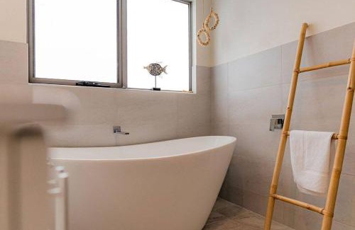 Bicheno House | Bicheno Sands-space and the sea