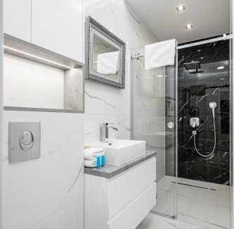 Bielany Apartment | Bielany Luxury Apartment by BookingHost