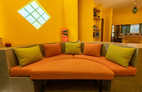 Cerritos House | Bienvenidos a Mi Jardin de Eden