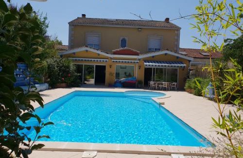 Merignac Bed & Breakfast | Bienvenue chez Lilaroma