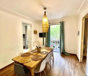 La Nova Esquerra de l'Eixample Apartment | Big and Bright Apartment BCN