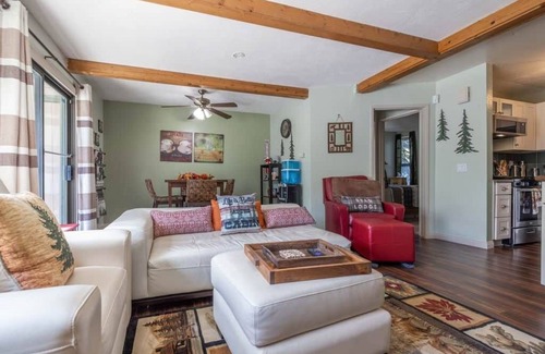 Boulder Bay Condo | Big Bear Getaway Steps to Lake
