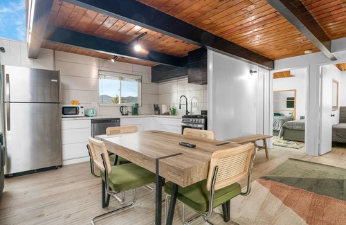 Patton Cabin | Big Bear Lake View - Modern, 7 Min Walk Lake & Village, Deck, Barbecue