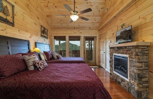 Sevierville Cabin | Big Bear Retreat - 4 Bedrooms, 4.5 Baths, Sleeps 12 4 Cabin by RedAwning