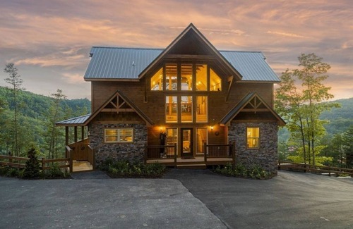 Sevierville Cabin | Big Bear Retreat - 4 Bedrooms, 4.5 Baths, Sleeps 12 4 Cabin by RedAwning