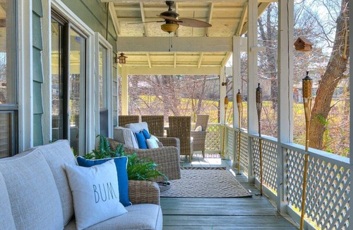 Hoyt House | Big Discount for Sandy Waterfront beach Home 3/3 w/Hot Tub firepit zipline pond