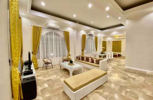 Davao Villa | Big & Elegant w/Nice Location nr SM &Ateneo Matina