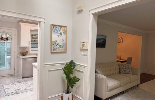 Mineola House | Big family friendly house close to Toronto and YYZ with perfect bbq backyard